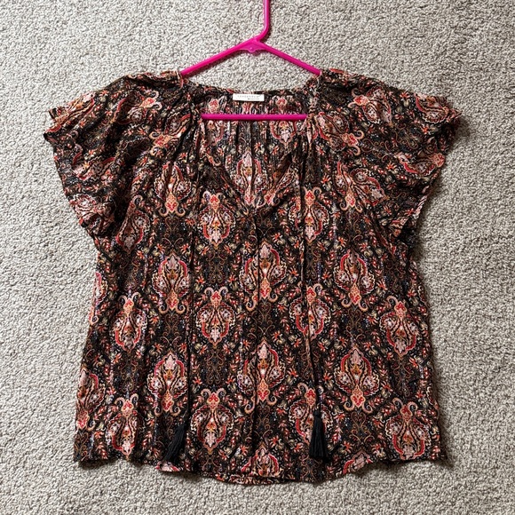 EUC LoveStitch Star Shine Flutter Sleeve Black Cayenne Paisley Top Sz M - Picture 3 of 4